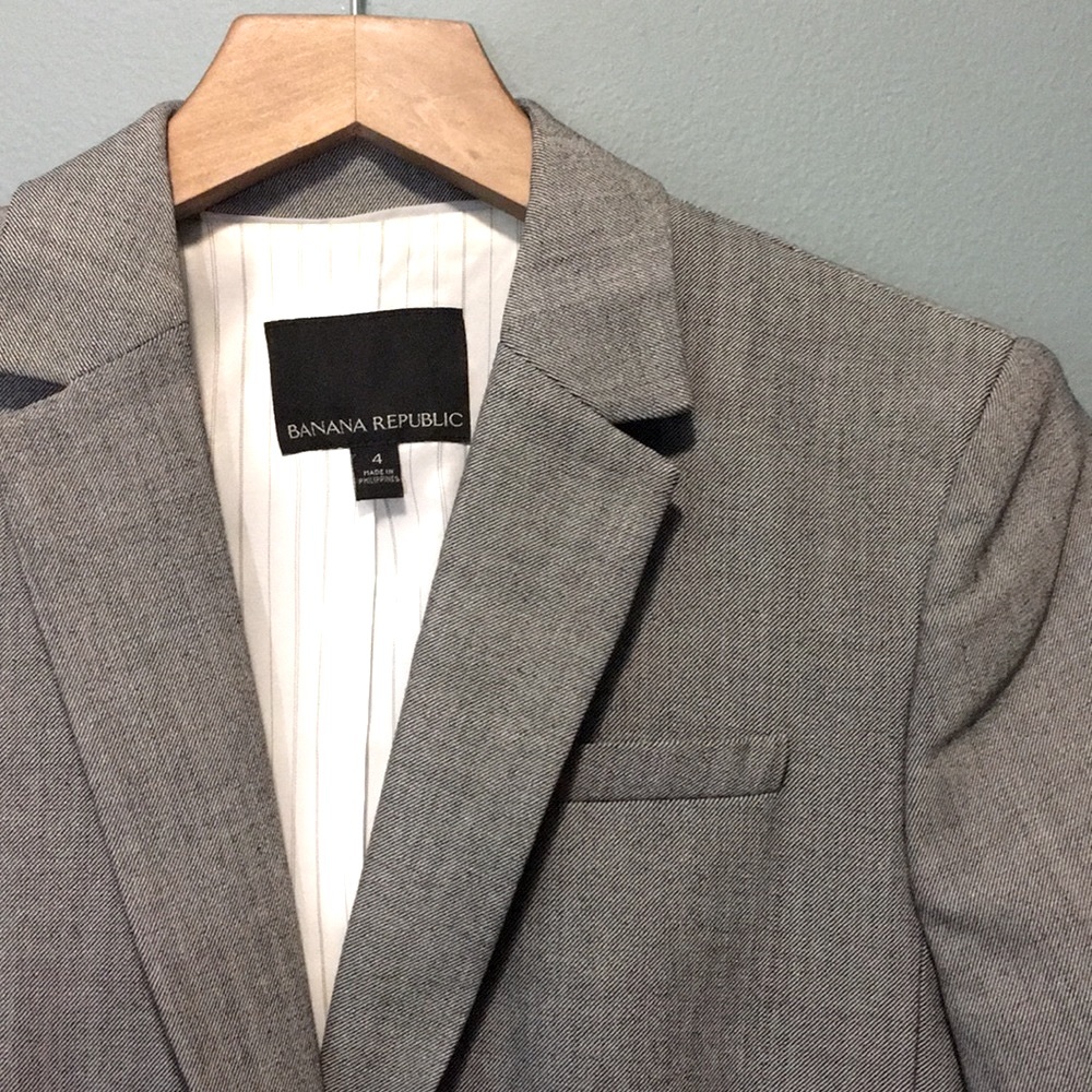 Banana Republic | Grey Blazer (4) - Picture 2 of 8